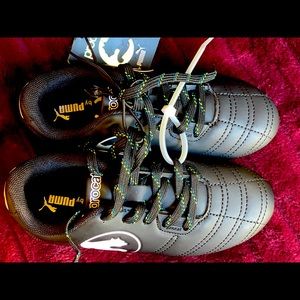Procat Puma cleat soccer shoes kids size 12 brand new